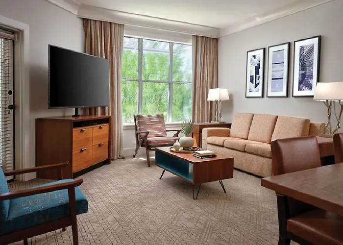 Marriott Canyon 2bd Next To Jw Phoenix
